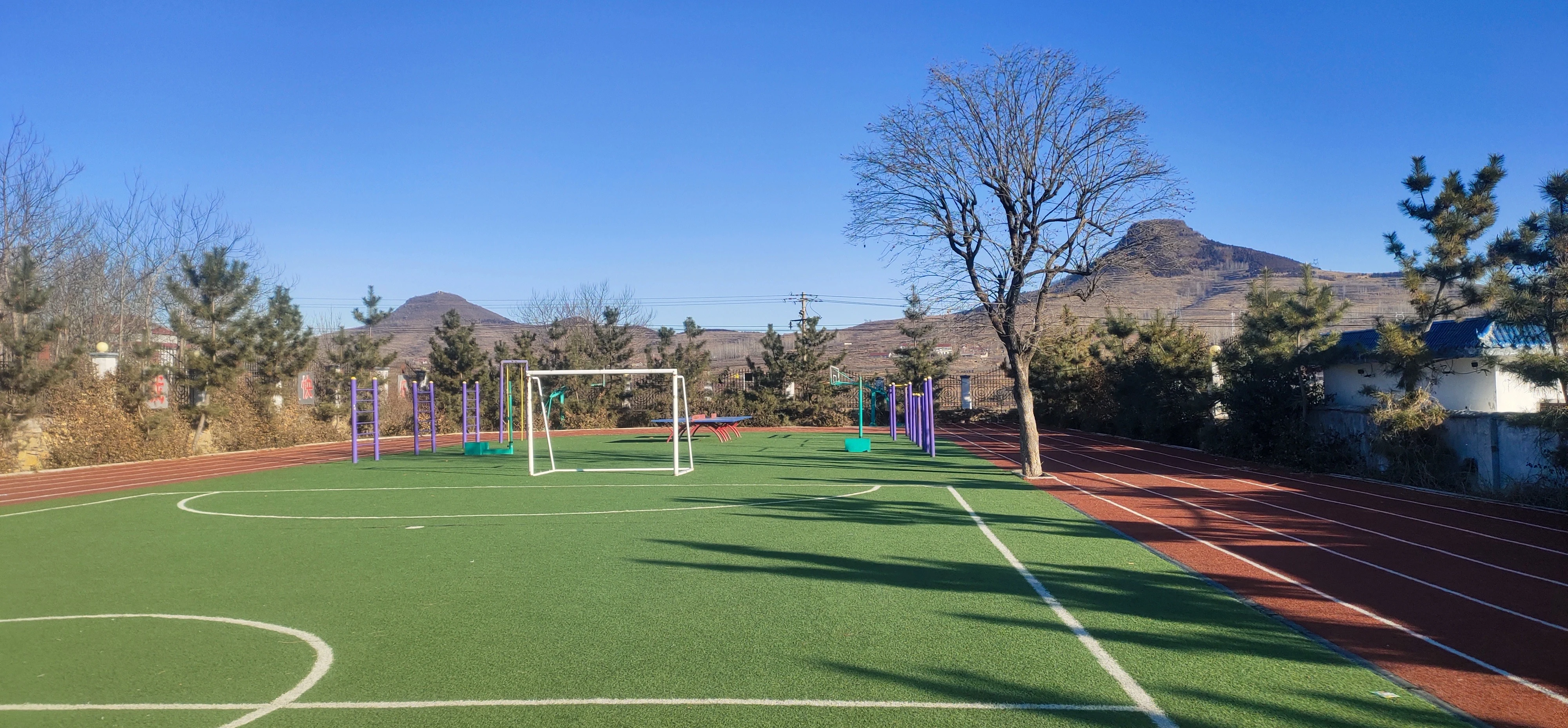 山东石汪峪小学校园照片